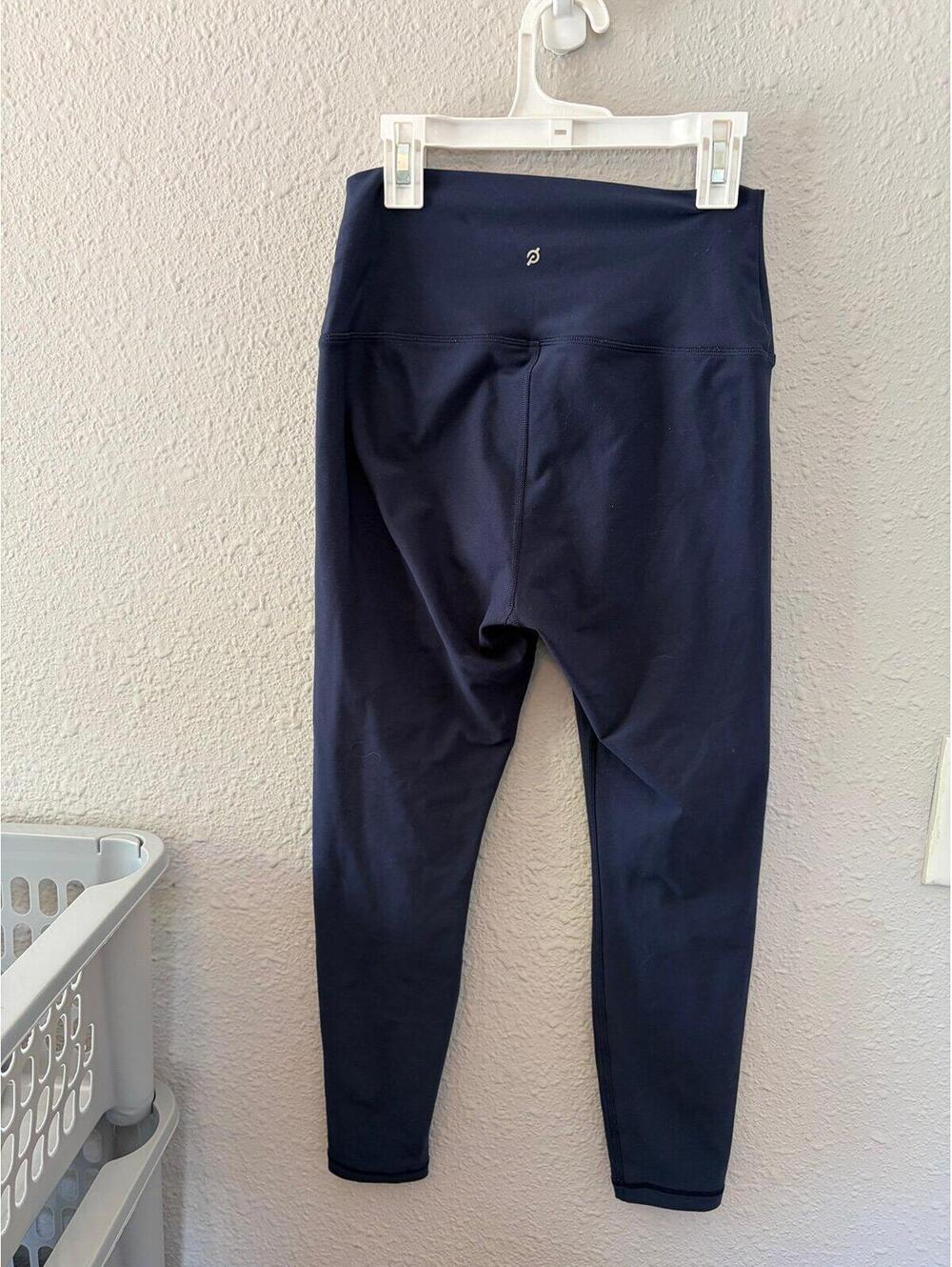 Peloton navy leggings size M